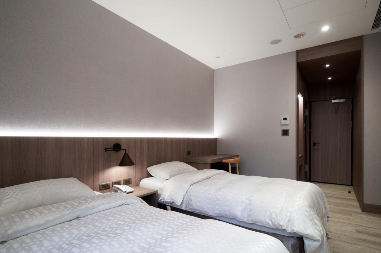 Yung An Business Hotel Dounan Екстериор снимка